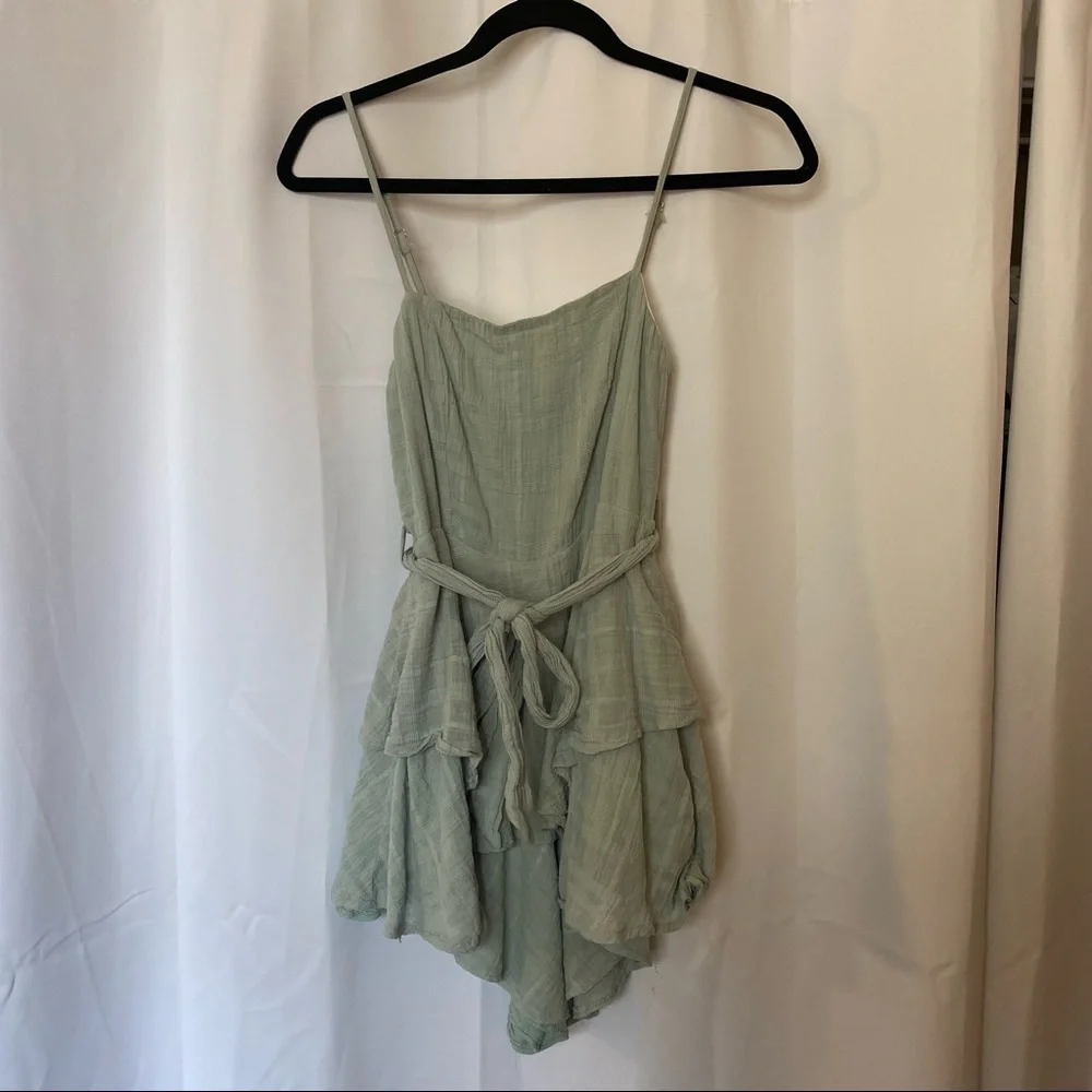 sage green green romper - Picture 2 of 6